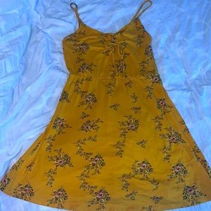 No Boundaries: Yellow Floral Dress! Size: L (11-13)